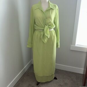Light green long skirt and shirt very lightweight size XL.
